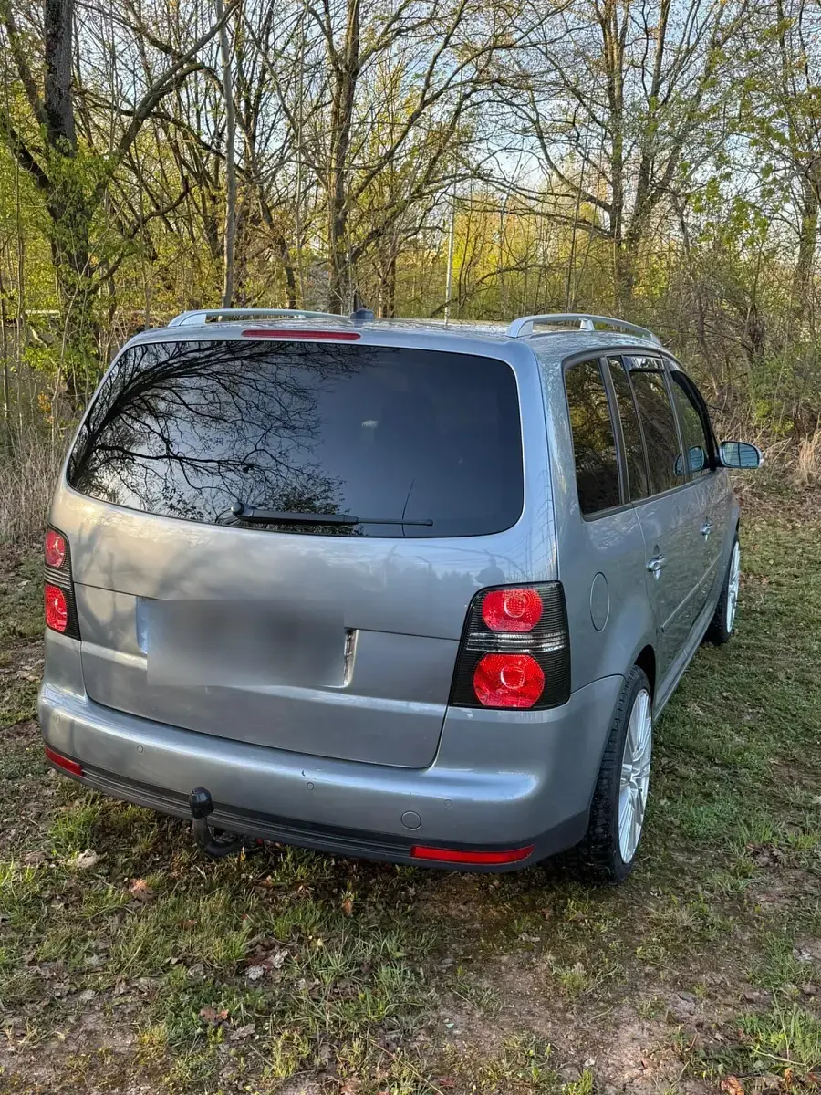 Gebraucht VW Touran 140 PS (102 kW) 2008 Grau Van / Kleinbus