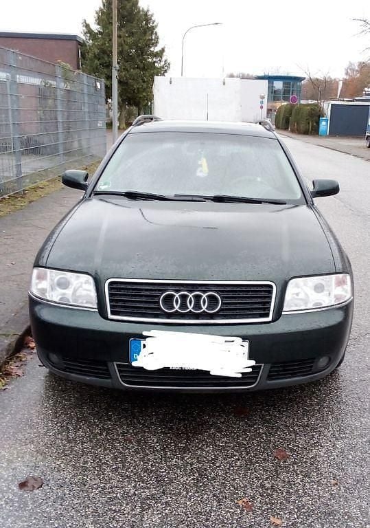 Grün Gebraucht 2002 Audi A6 Kombi | 2.250 € (Superpreis) - Bild 1/4
