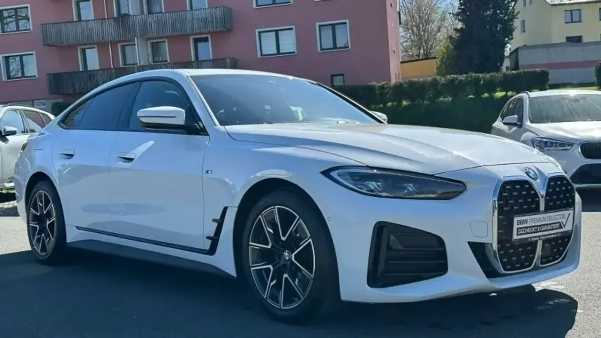 Gebraucht BMW 420 M Sport 190 PS (139 kW) 2023 Alpinweiss Coupé