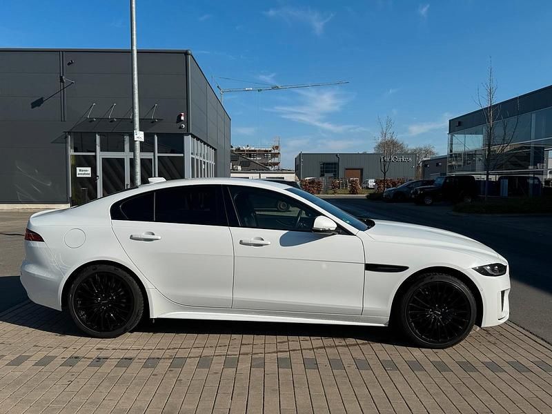 Gebraucht Jaguar XE 300 PS (220 kW) 2019 Weiß Limousine