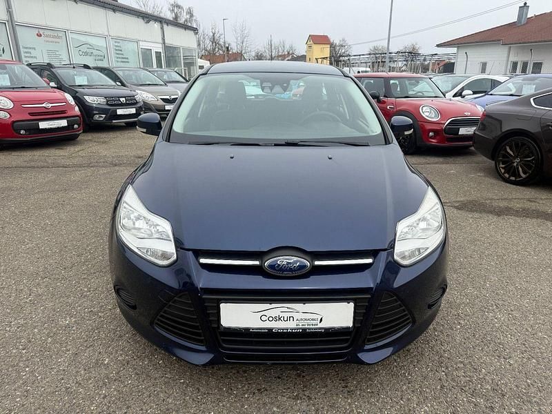 Gebraucht Ford Focus Trend 105 PS (77 kW) 2013 Blau Kombi