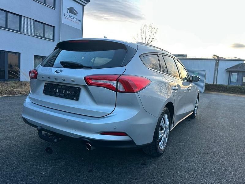 Gebraucht Ford Focus 95 PS (69 kW) 2019 Schwarz Limousine