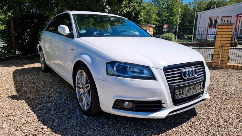 Weiß Gebraucht 2012 Audi A3 S-Line Kleinwagen | 7.999 € (Guter Preis) - Bild 1/4