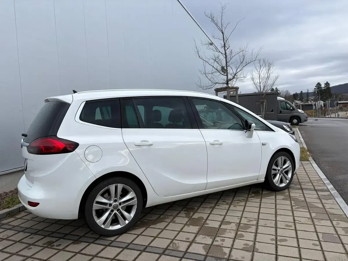 Gebraucht Opel Zafira 165 PS (121 kW) 2013 Weiß Van / Kleinbus