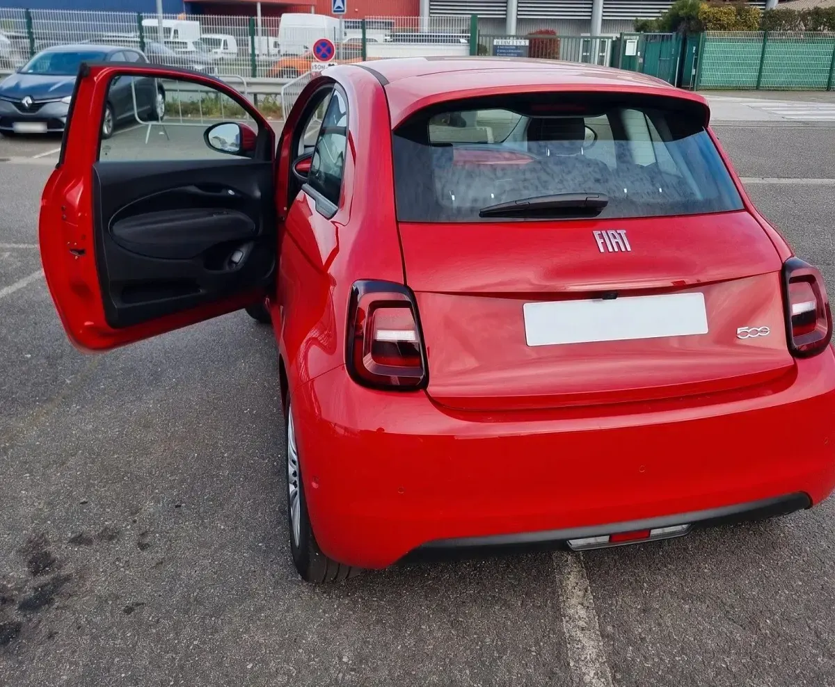 Gebraucht Fiat 500e 86 kW (118 PS) 2024 Rot Kleinwagen