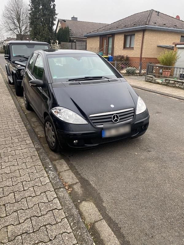 Schwarz Gebraucht 2007 Mercedes A180 Kleinwagen | 1.250 € (Fairer Preis) - Bild 1/4