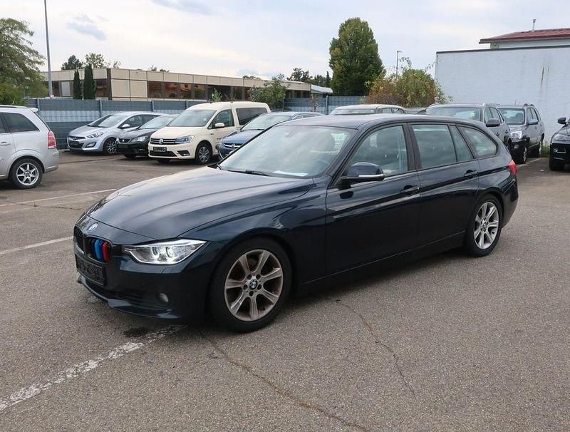 Gebraucht BMW 325 Comfort Edition 218 PS (160 kW) 2014 Blau Kombi