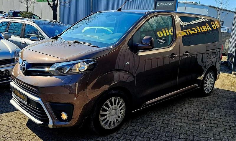 Gebraucht Toyota Proace 177 PS (130 kW) 2019 Brown rich oak Van / Kleinbus