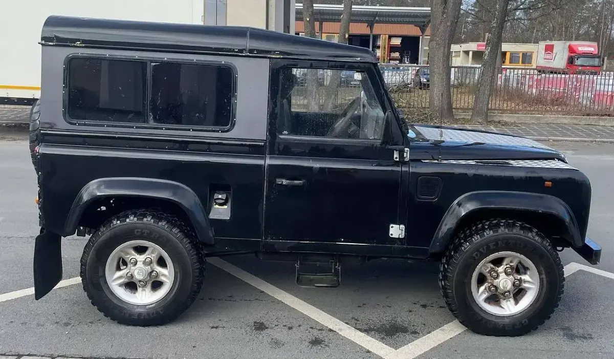 Gebraucht Land Rover Defender S 113 PS (83 kW) 1998 Schwarz SUV