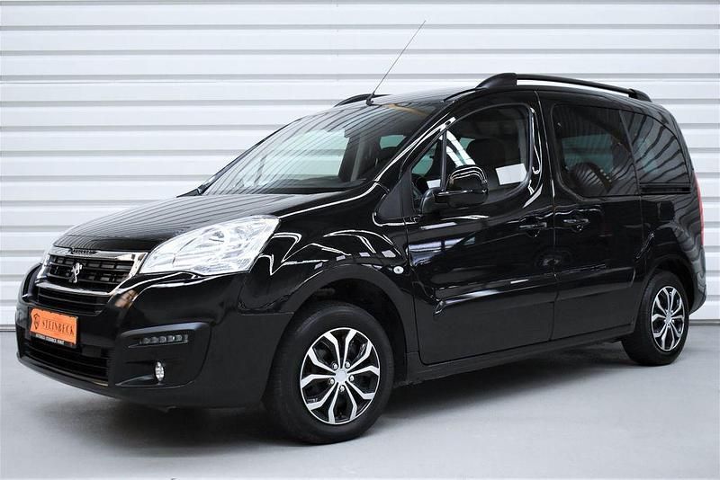 Gebraucht Peugeot Partner Tepee Allure 110 PS (80 kW) 2018 Schwarz Van / Kleinbus