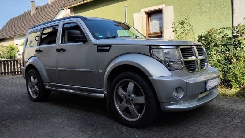 Silber Gebraucht 2008 Dodge Nitro SXT SUV | 6.400 € - Bild 1/4