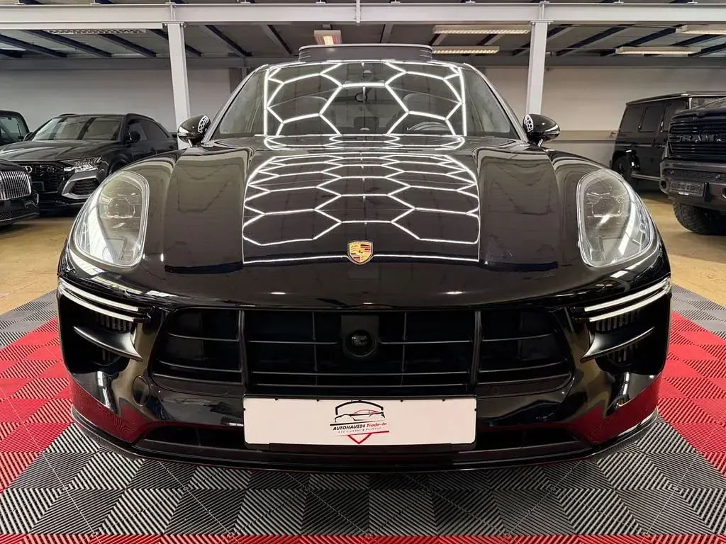 Gebraucht Porsche Macan Turbo Chrono 441 PS (324 kW) 2020 Schwarz SUV