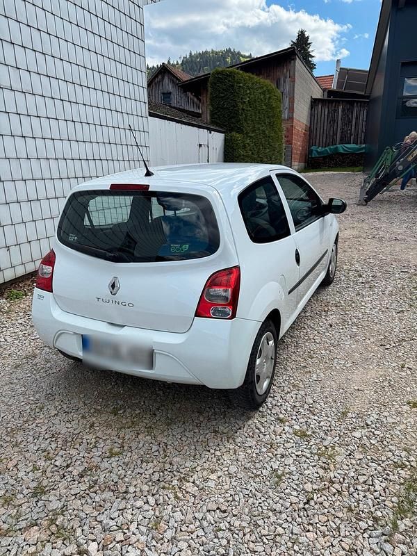 Second-hand Renault Twingo 75 CP (55 kW) 2011 Alb Hatchback
