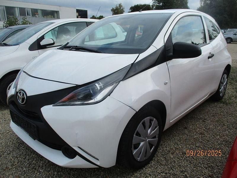 Weiß Gebraucht 2017 Toyota Aygo Kleinwagen | 2.950 € (Guter Preis) - Bild 1/4