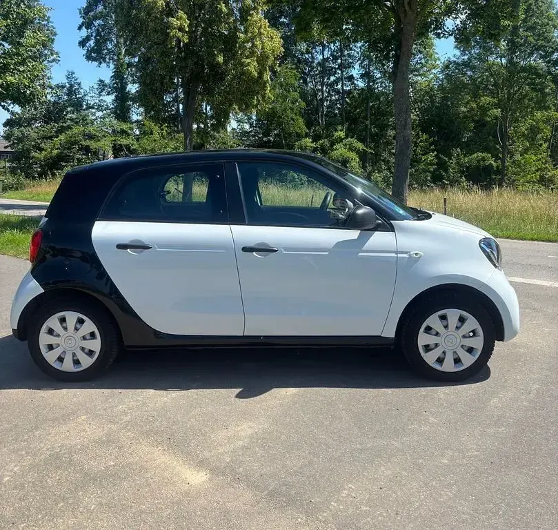 Gebraucht Smart ForFour 71 PS (52 kW) 2017 Weiß Kleinwagen