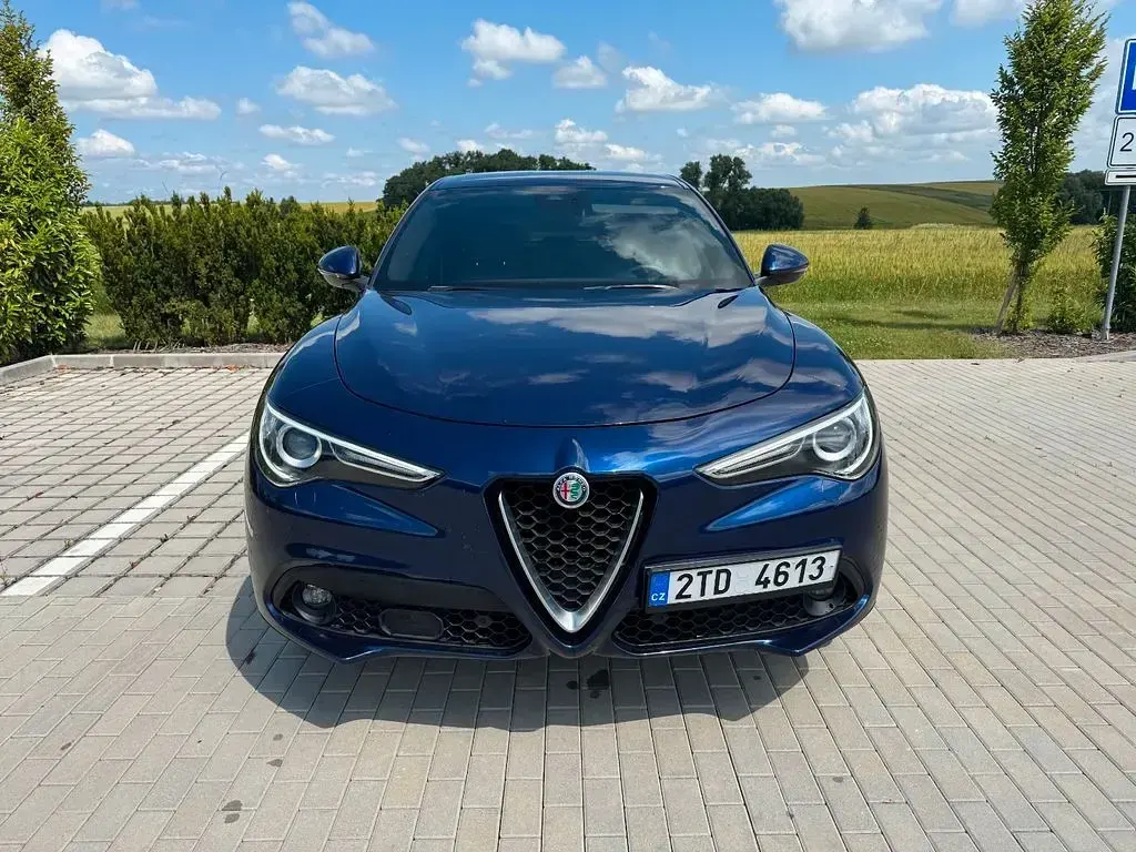 Gebraucht Alfa Romeo Stelvio Super 209 PS (153 kW) 2018 Blau SUV