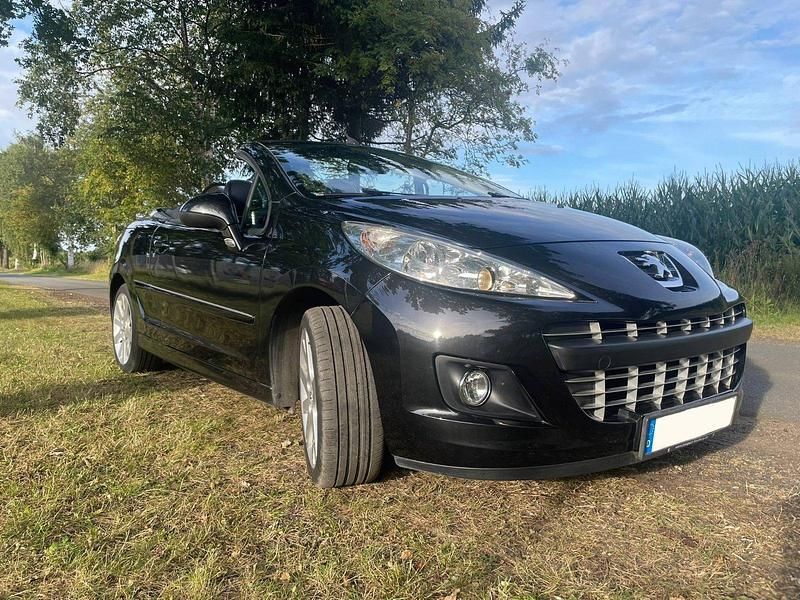 Schwarz Gebraucht 2011 Peugeot 207 CC Cabrio | 7.999 € (Teuer) - Bild 1/4