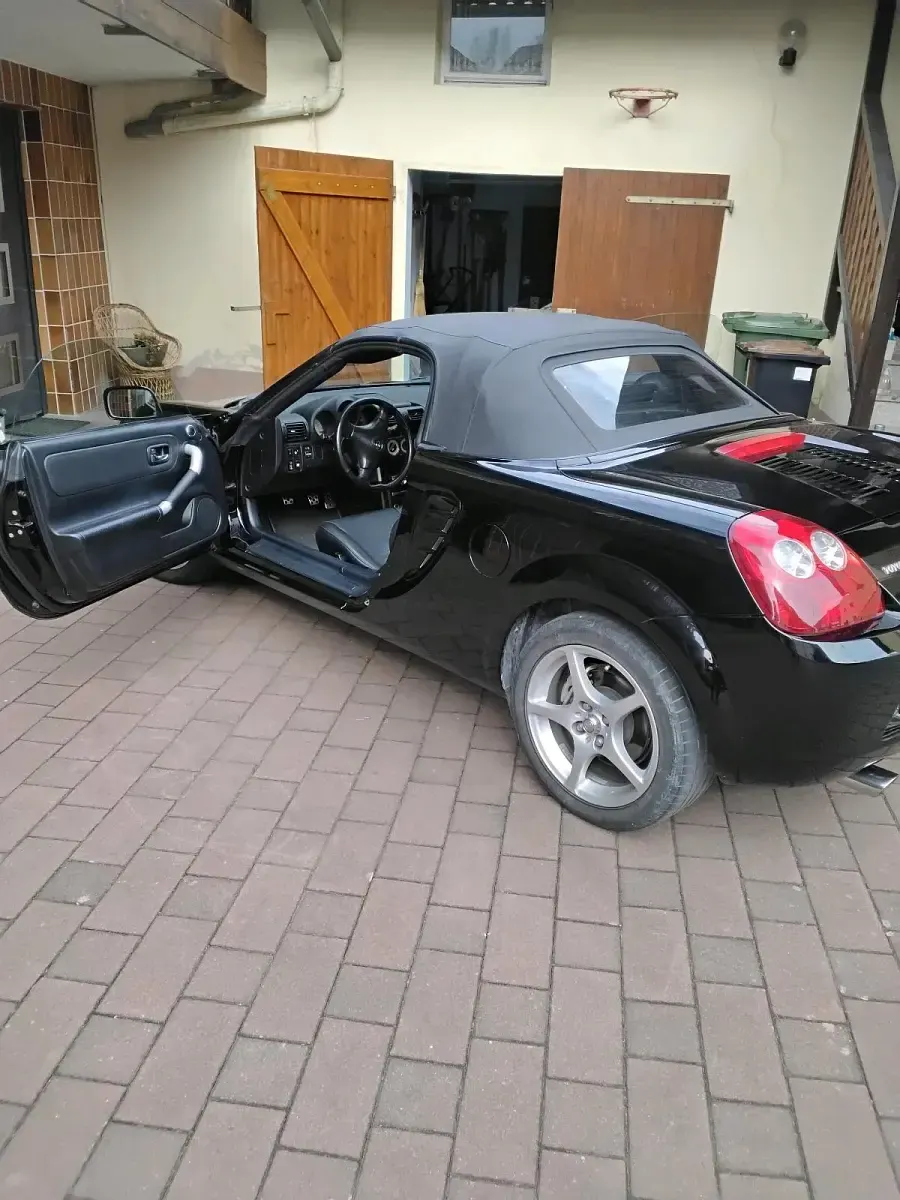 Gebraucht Toyota MR2 140 PS (102 kW) 2004 Schwarz Cabrio