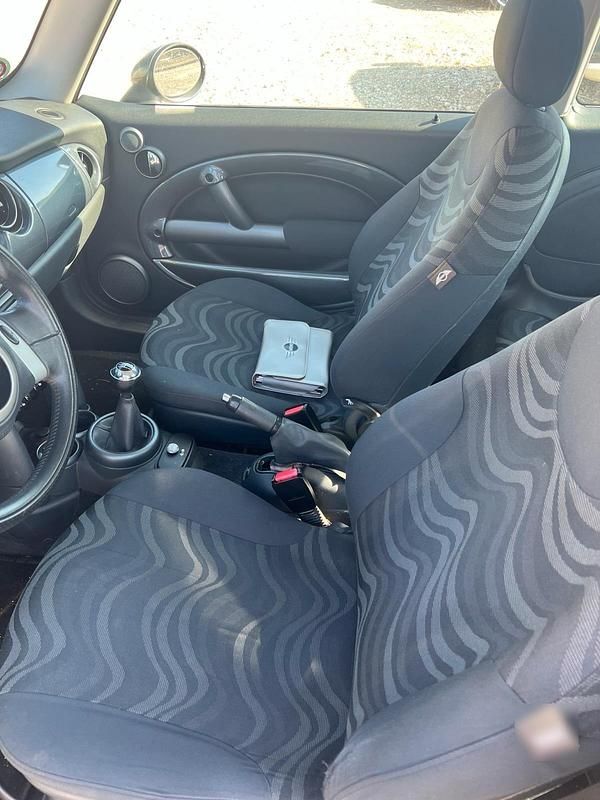 Gebraucht Mini ONE 90 PS (66 kW) 2004 Schwarz Kleinwagen