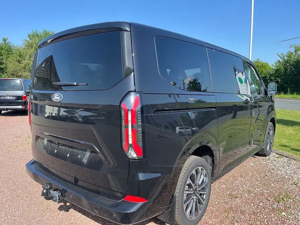 Neu Ford Tourneo Custom Titanium X 170 PS (125 kW) 2026 Schwarz Van