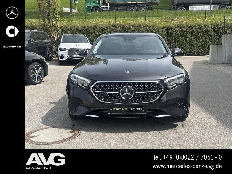 Używany Mercedes E220 Advanced 197 KM (144 kW) 2025 Szary Sedan/Limuzyna