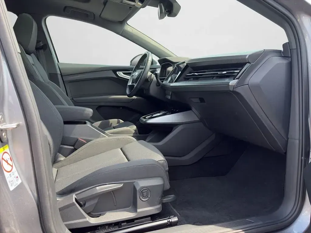 Gebraucht Audi Q4 Sportback e-tron Advanced Plus 150 kW (204 PS) 2023 Taifungrau metallic (metallic) SUV