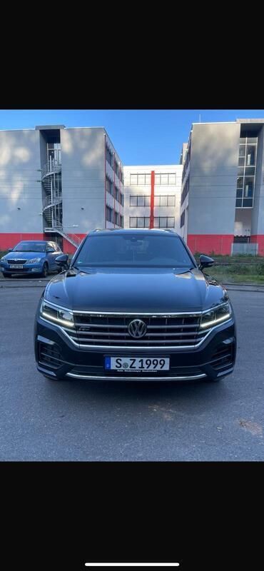 Schwarz Gebraucht 2019 VW Touareg R-line SUV | 41.500 € (Teuer) - Bild 1/4