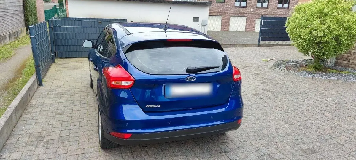 Second-hand Ford Focus Titanium 101 CP (74 kW) 2015 Albastru Berlinǎ