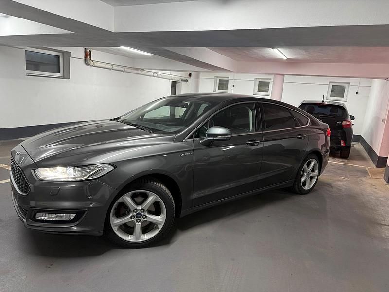 Gebraucht Ford Mondeo Vignale 190 PS (139 kW) 2019 Grau Limousine
