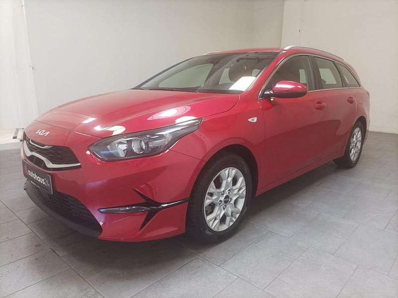 Gebraucht Kia Ceed Vision 136 PS (100 kW) 2024 Rot Kleinwagen