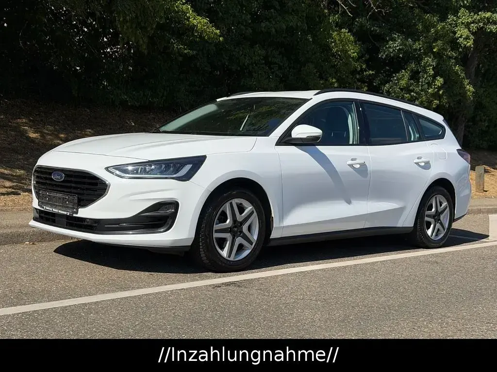 Gebraucht Ford Focus Cool & Connect 125 PS (91 kW) 2022 Weiß Limousine