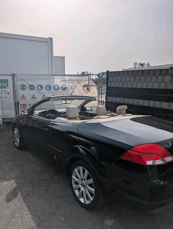 Gebraucht Ford Focus Cabriolet Titanium 145 PS (106 kW) 2007 Schwarz Cabrio