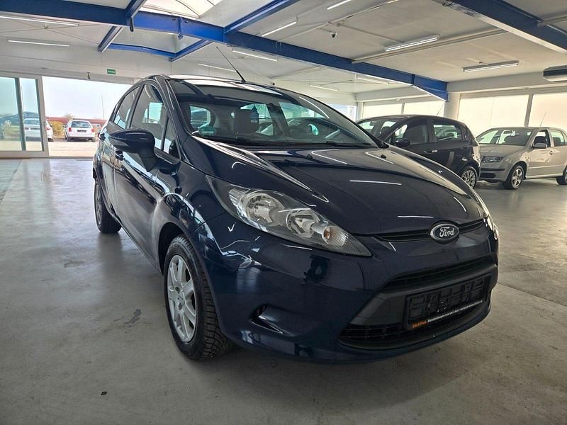 Gebraucht Ford Fiesta Trend 60 PS (44 kW) 2010 Blau Kleinwagen