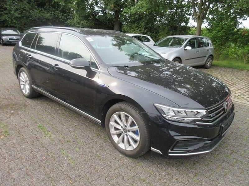 Gebraucht VW Passat GTE 218 PS (160 kW) 2021 Deep black (metallic) Kombi
