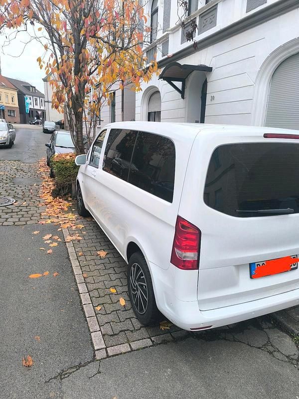 Weiß Gebraucht 2019 Mercedes Vito Kombi | 26.000 € (Fairer Preis) - Bild 1/4