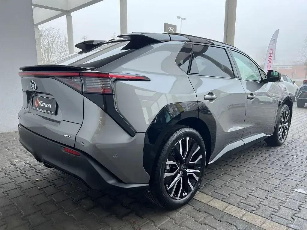 Gebraucht Toyota bZ4X Lounge 252 kW (343 PS) 2026 Grau SUV
