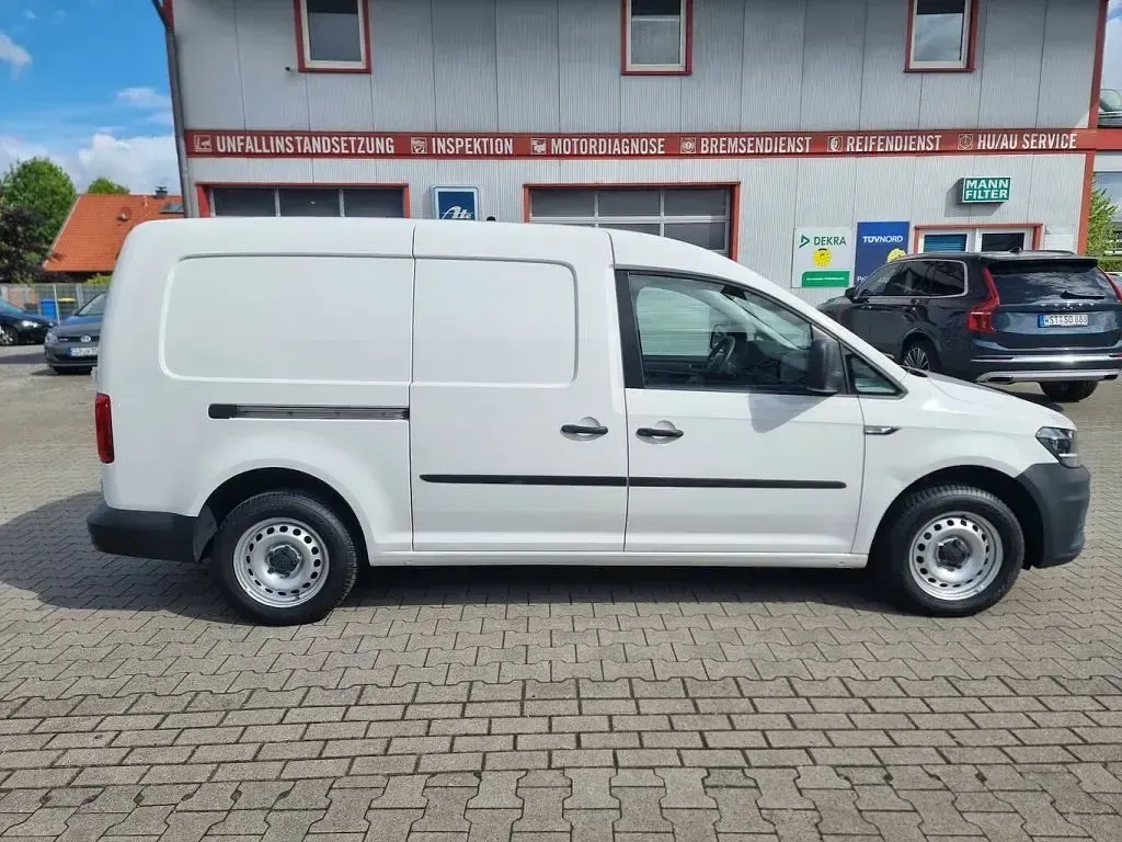Używany VW Caddy Maxi 102 KM (75 kW) 2019 Biały Minivan