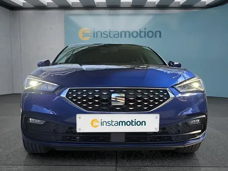 Usata Seat Leon 150 CV (110 kW) 2021 Blu Utilitaria