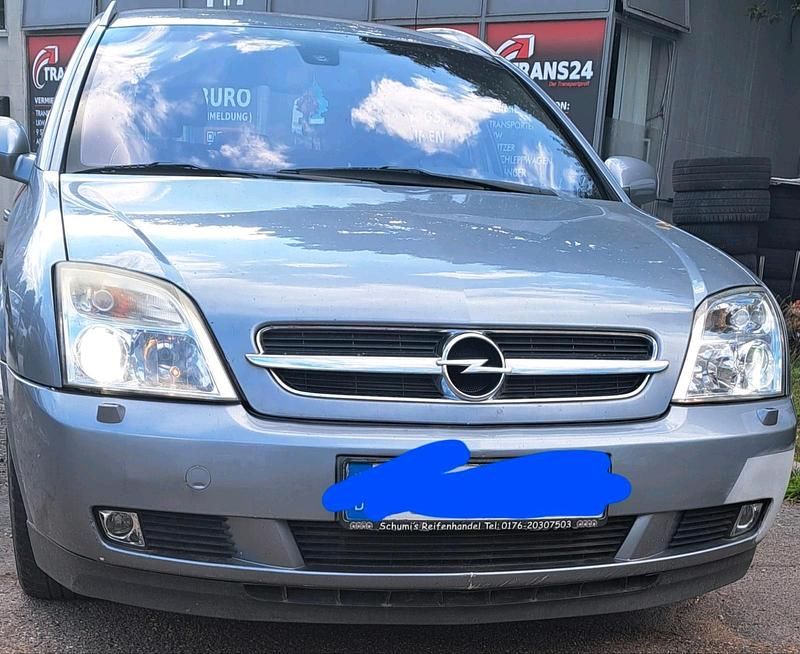 Silber Gebraucht 2004 Opel Vectra Kombi | 1.850 € - Bild 1/4