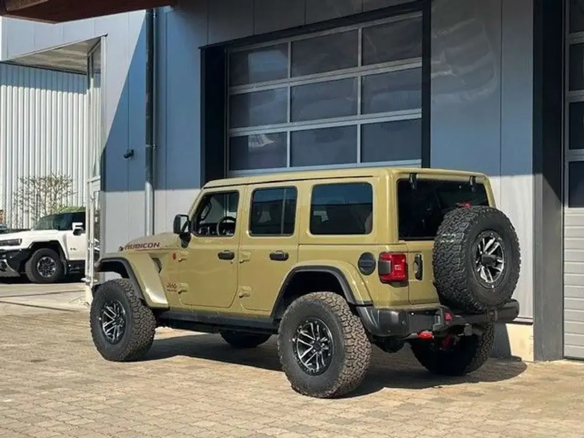 Neu Jeep Wrangler Rubicon 290 PS (213 kW) 2026 41 grün SUV