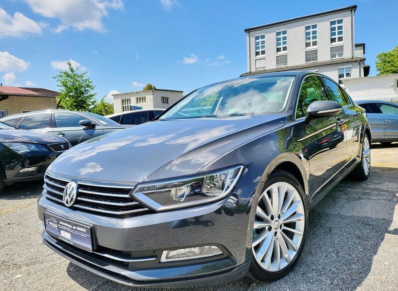 Grau Gebraucht 2015 VW Passat Comfortline Limousine | 12.990 € (Guter Preis) - Bild 1/4