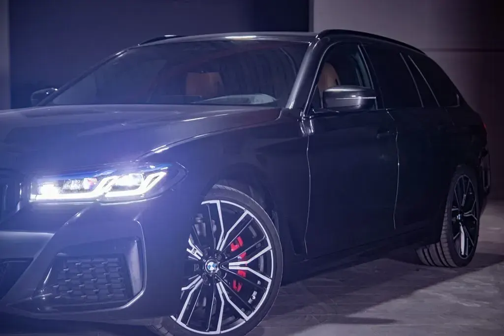 Gebraucht BMW 520 M Sport 190 PS (139 kW) 2022 Sophistograu Kombi