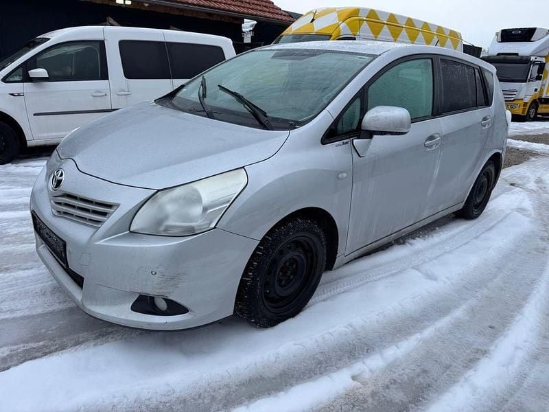 Silber Gebraucht 2012 Toyota Verso Travel Van / Kleinbus | 3.250 € (Guter Preis) - Bild 1/4