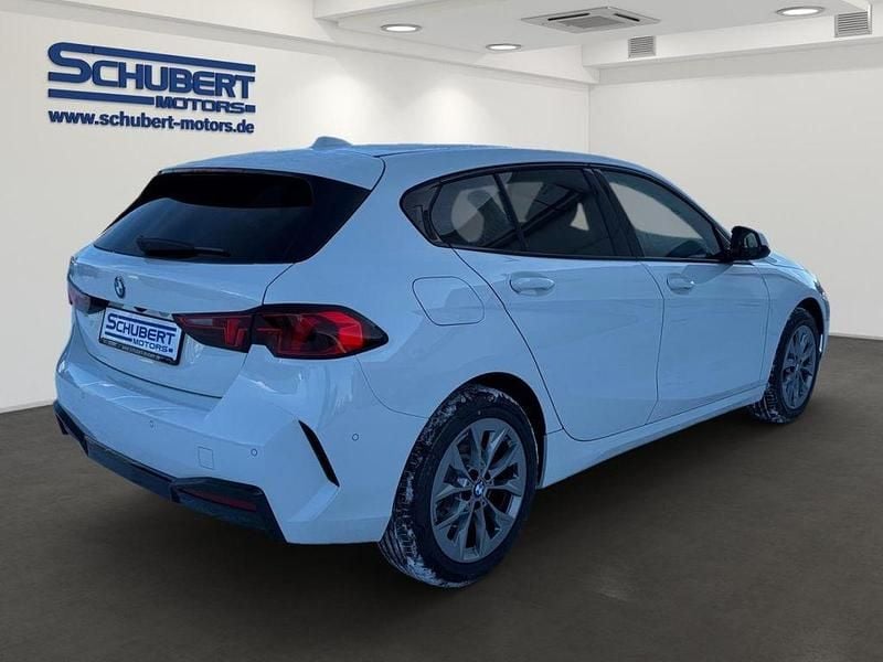 Używany BMW 116 Shadowline 122 KM (89 kW) 2026 Biały Hatchback
