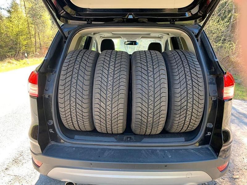 Używany Ford Kuga Titanium 179 KM (131 kW) 2016 Czarny SUV