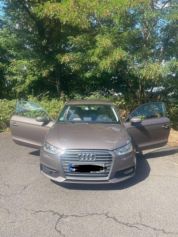Braun Gebraucht 2015 Audi A1 Kleinwagen | 6.350 € (Guter Preis) - Bild 1/4