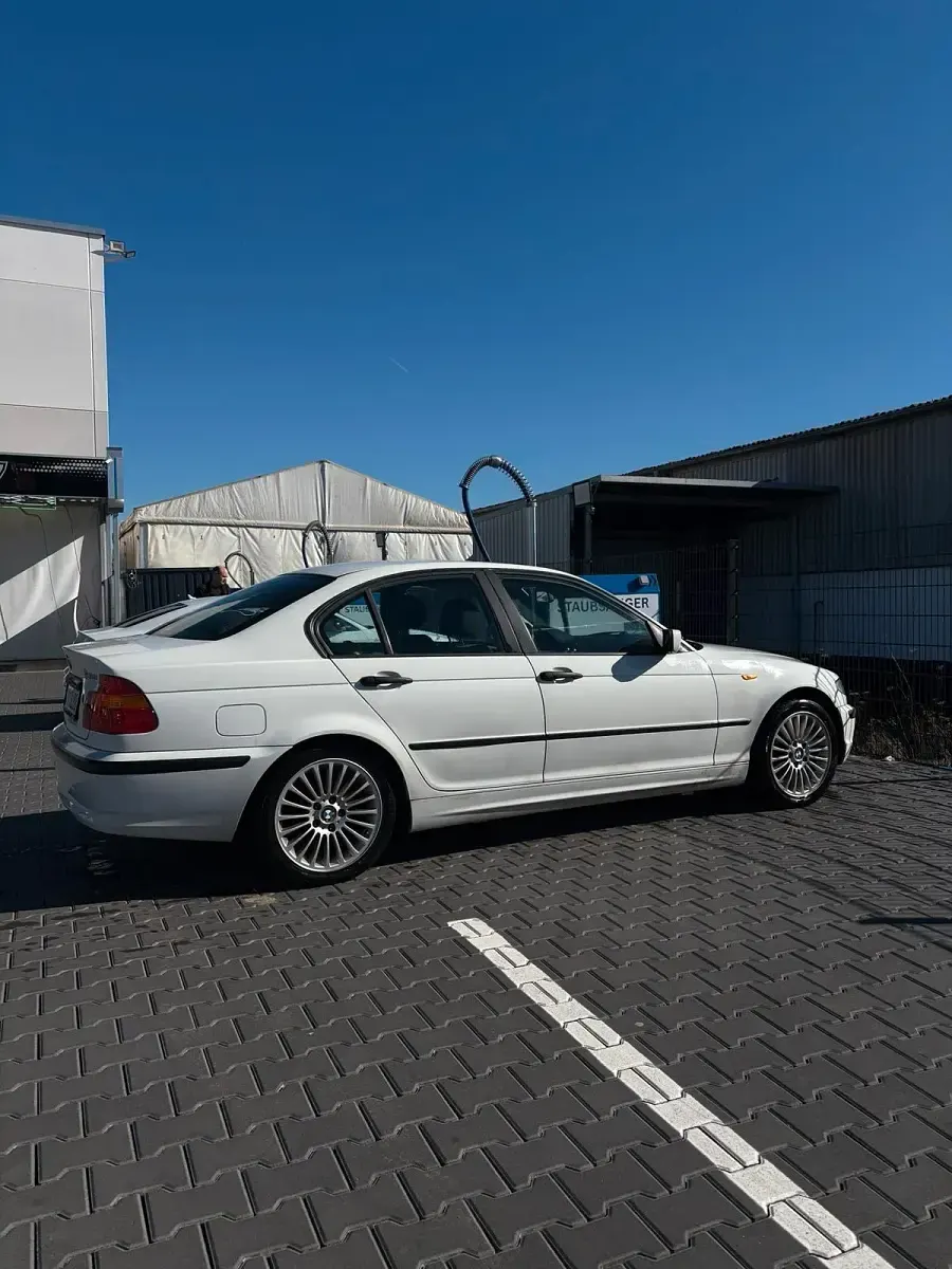 Gebraucht BMW 316 116 PS (85 kW) 2003 Weiß Limousine