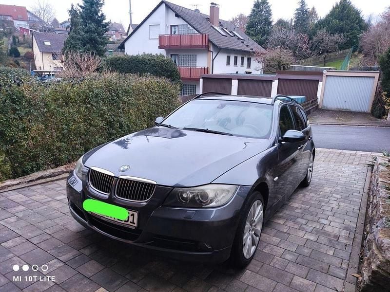 Grau Gebraucht 2006 BMW 330 Kombi | 4.500 € (Superpreis) - Bild 1/4