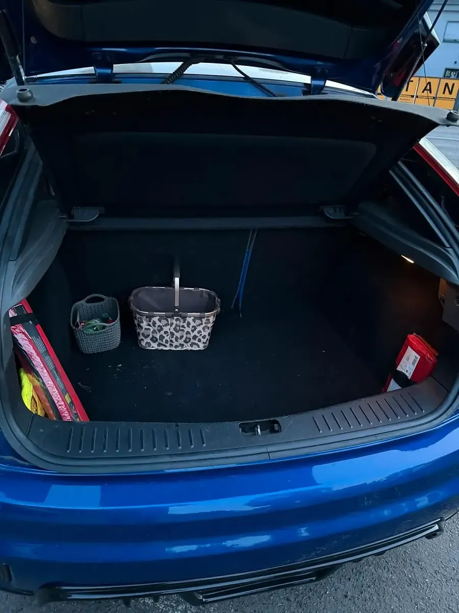 Second-hand Ford Focus ST 225 CP (165 kW) 2006 Albastru Hatchback