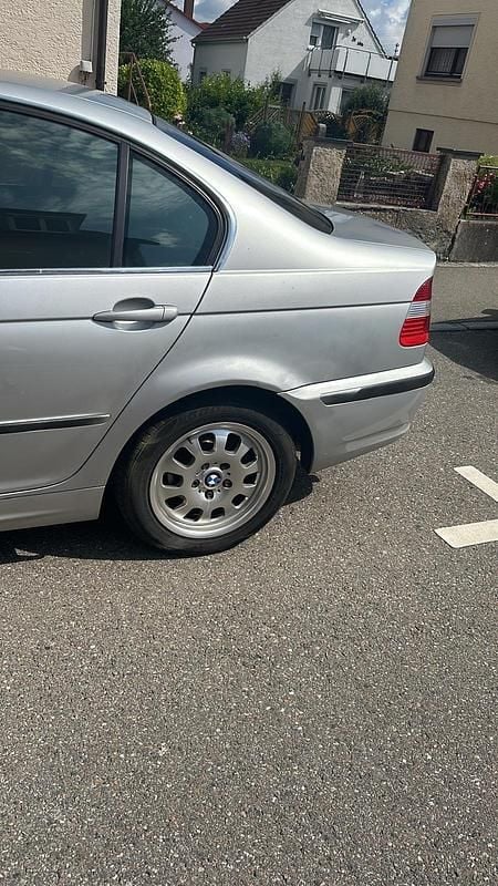 Gebraucht BMW 320 170 PS (125 kW) 2003 Silber Limousine